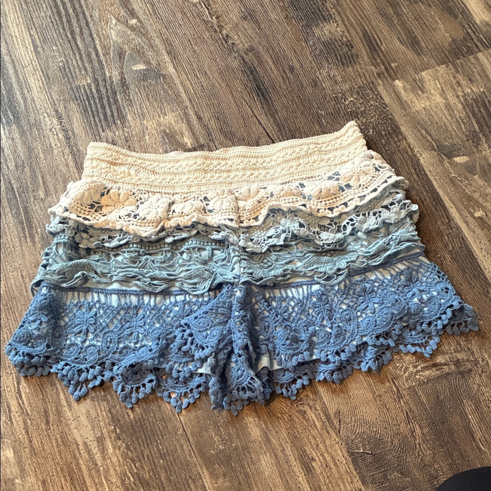 Breeze Ever Lace Trim Layered Shorts